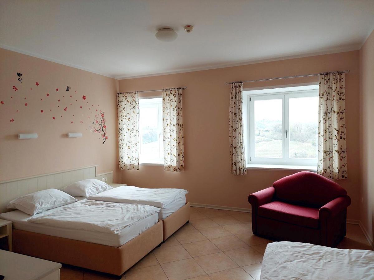 Hotel Kozana Dobrovo Luaran gambar