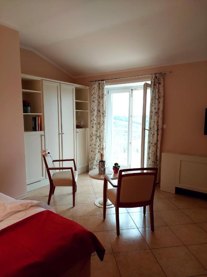 Hotel Kozana Dobrovo Luaran gambar