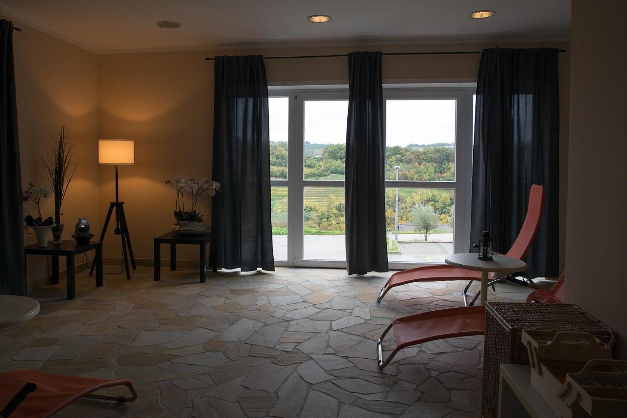 Hotel Kozana Dobrovo Luaran gambar