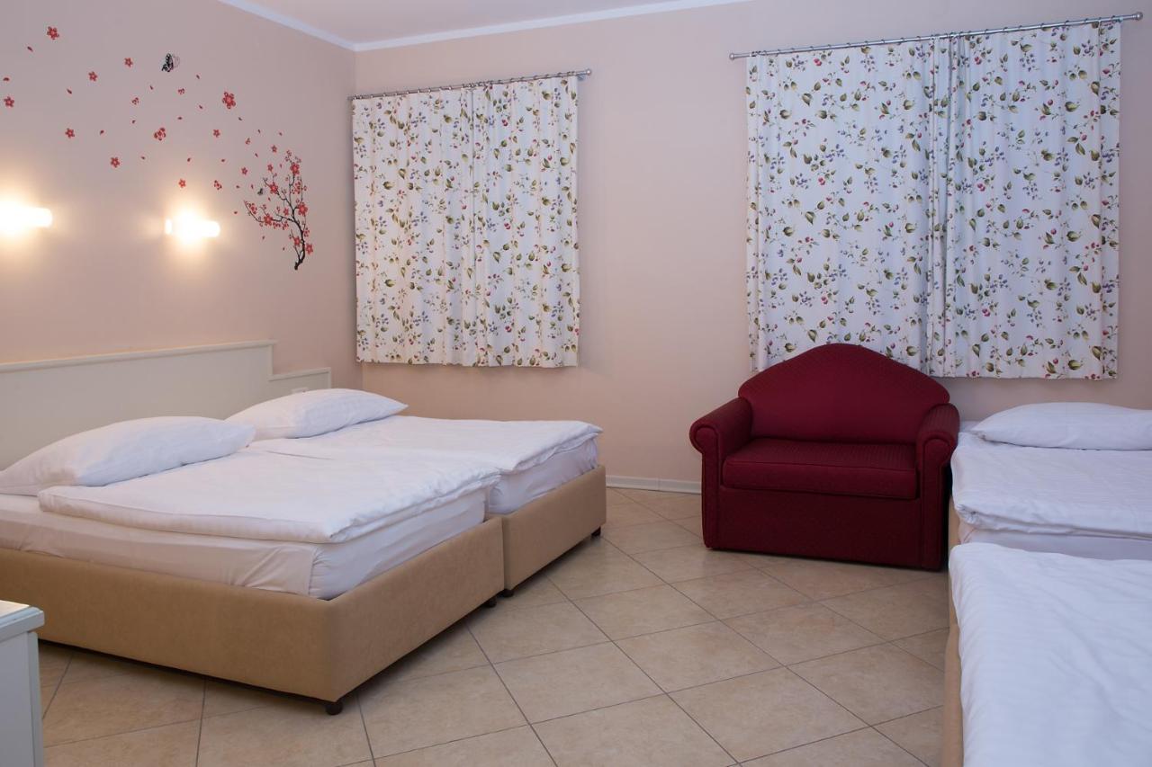 Hotel Kozana Dobrovo Luaran gambar