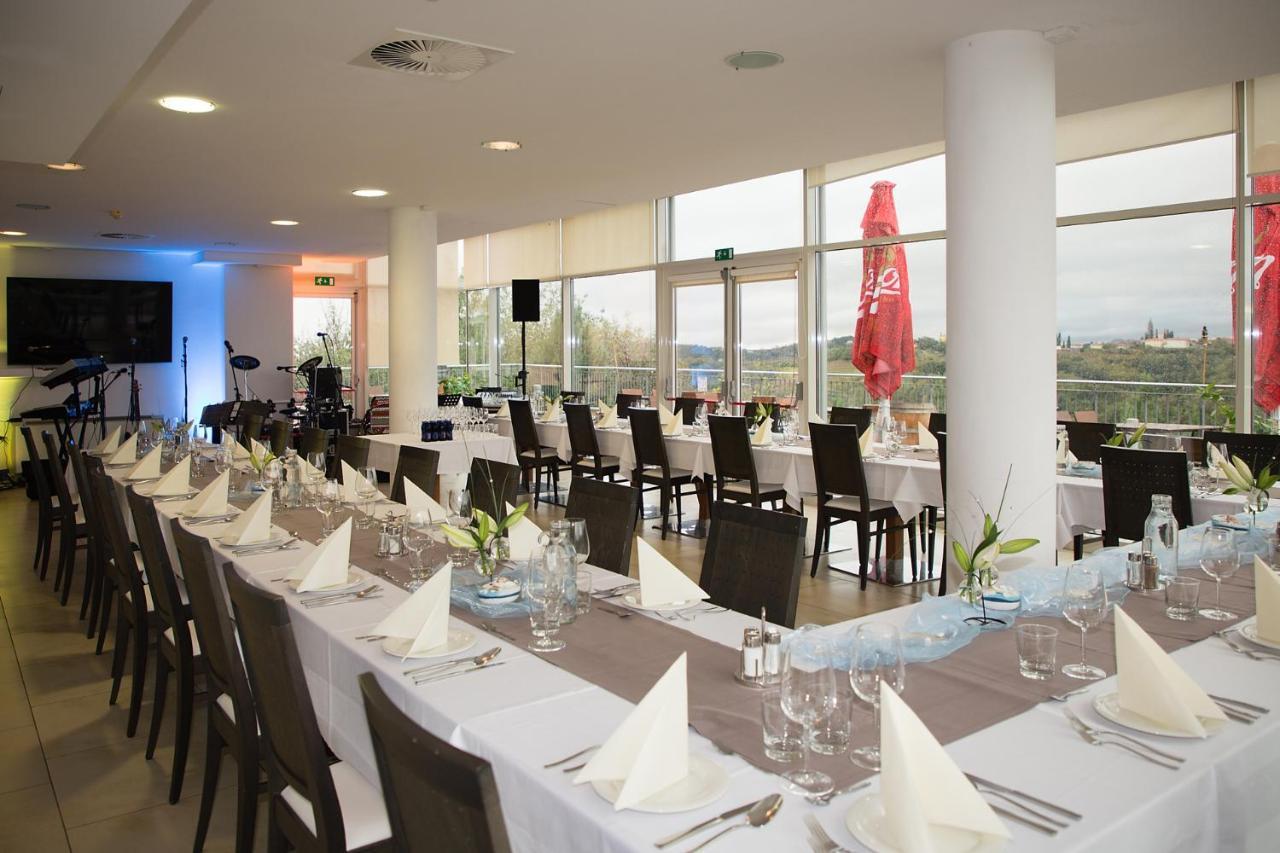 Hotel Kozana Dobrovo Luaran gambar