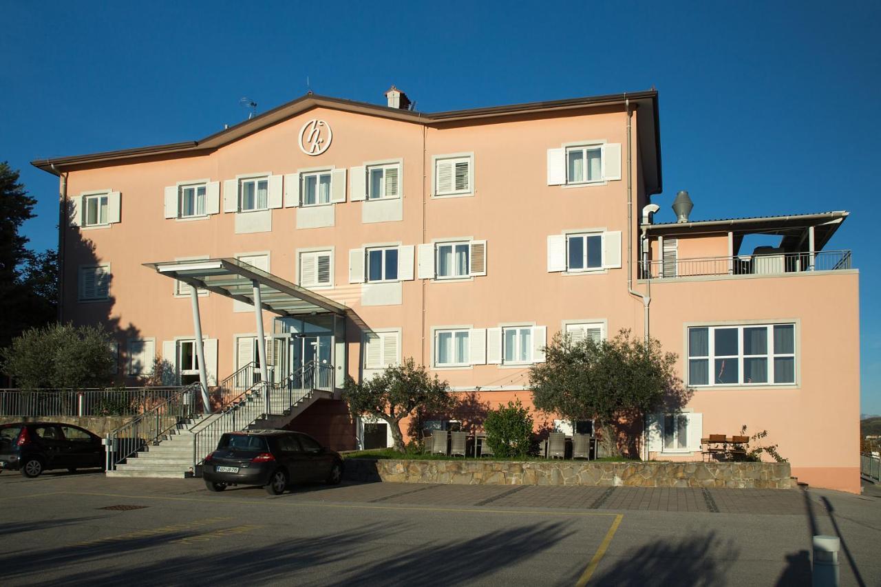 Hotel Kozana Dobrovo Luaran gambar